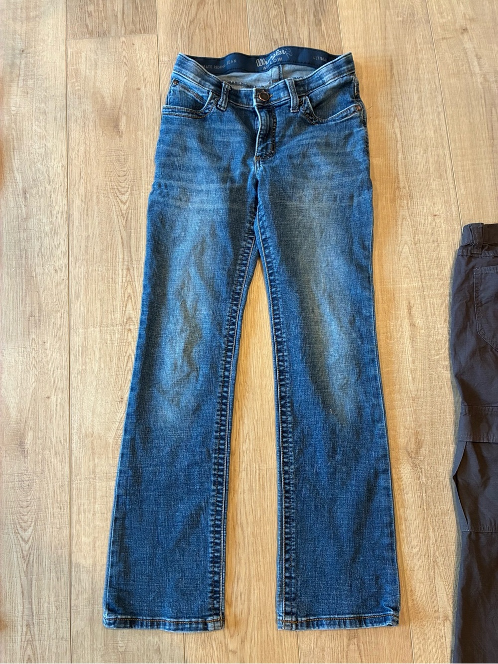 Wrangler willow classic riding jeans women embroidered pockets 5 Long 30 inches